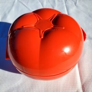 Tupperware Tomato Veg Locker Hinged Large Tomato Container Red #6582A-3 New